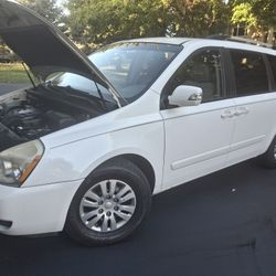 2011 KIA Sedona
