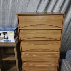 Mid-Century 5-Drawer Solid Wood Dresser - Caramel