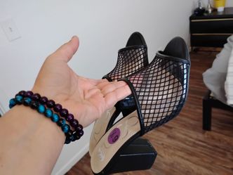 Black women's shoes