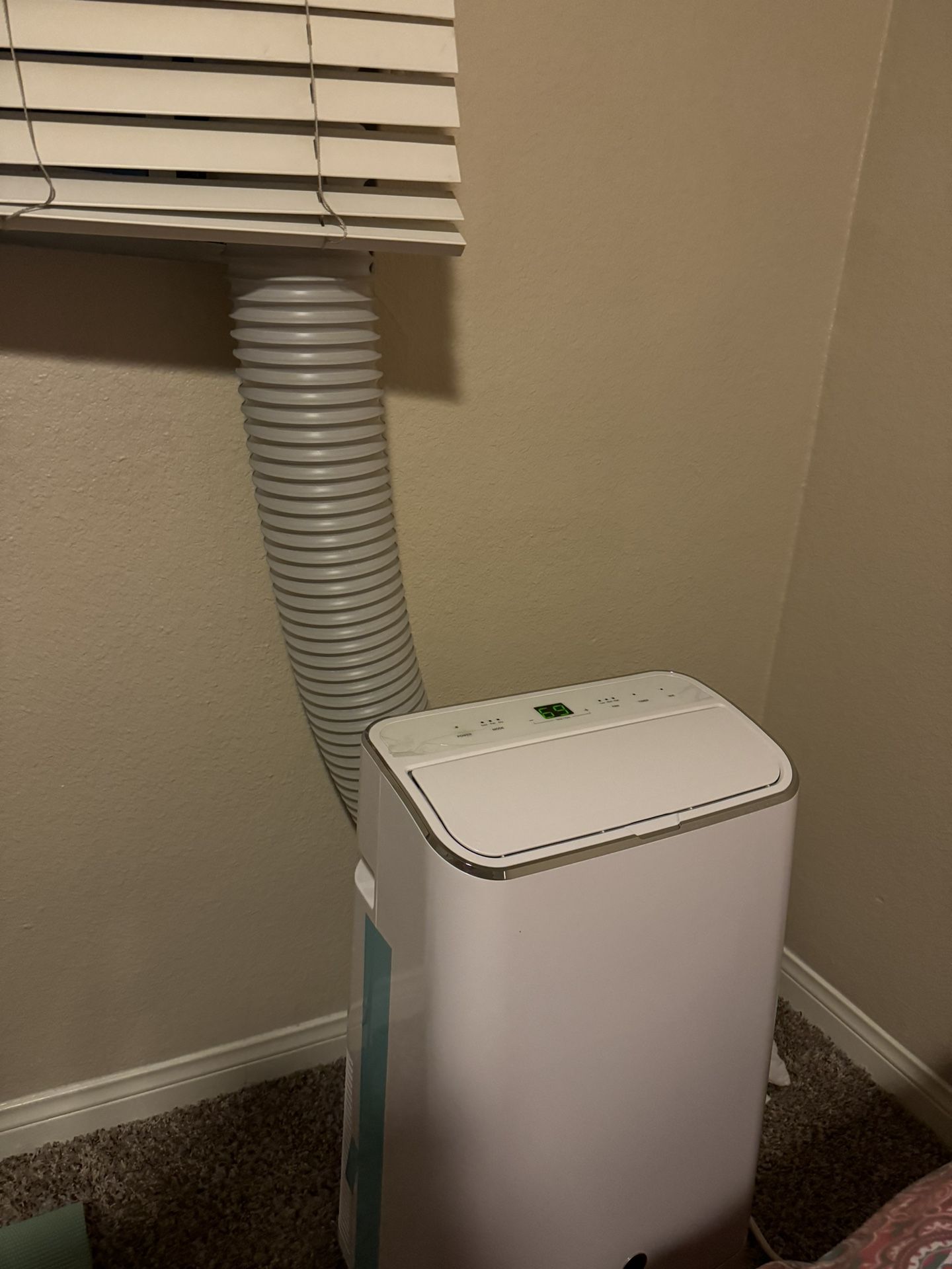 GE Portable air Conditioning Unit Like New