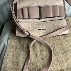 Women’s Purse 9 West  Never Been Used