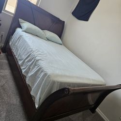 Queen Bedroom Set