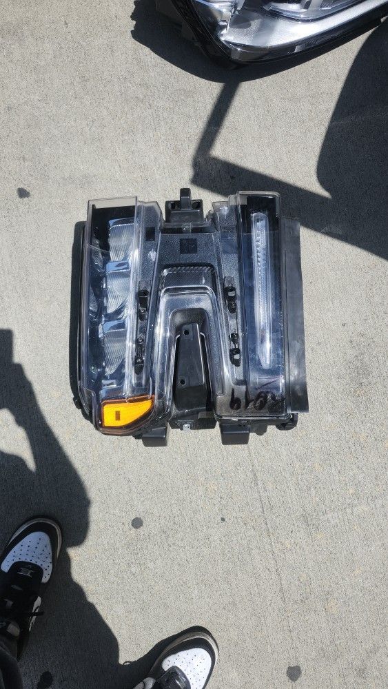 2022 Chevy Silverado Headlight Right