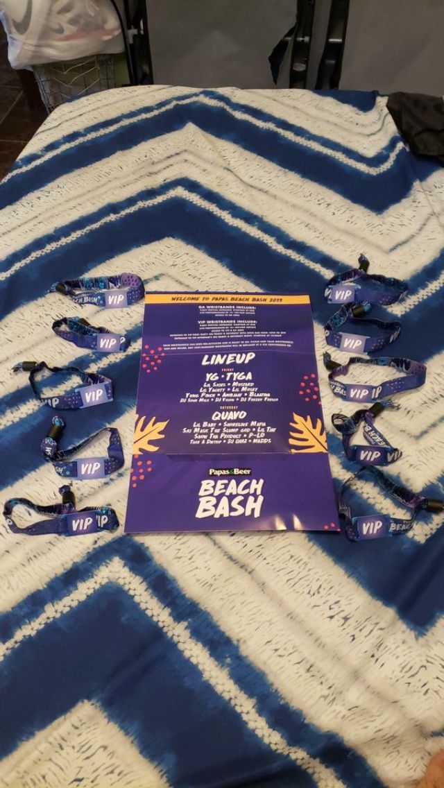 10 VIP tickets to papas and Beeer beach bash September 20th & 21st