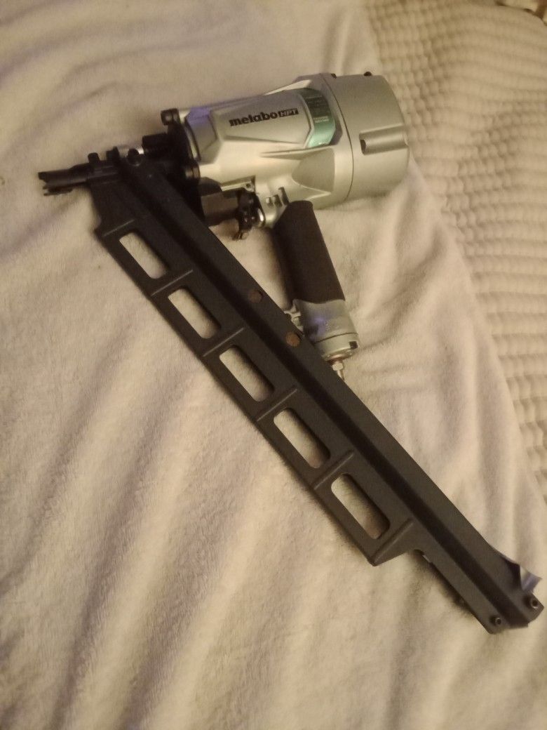 Metabo, Roofing Air Gun. In Excellent Working Condition. Please Read