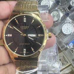 Watch Men Wrist Watch  Large 40mm Diameter  Band : 8 inches Easy Adjustable Band  New Battery Inside  China Made  Goldtone Color  Firm Price