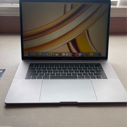 2018 MacBook Pro I9 32gb Ram 512gb 15’’
