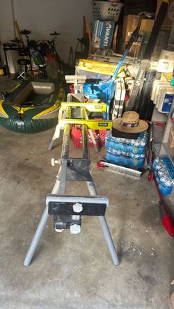 UNIVERSAL MITER SAW QUICKSTAND