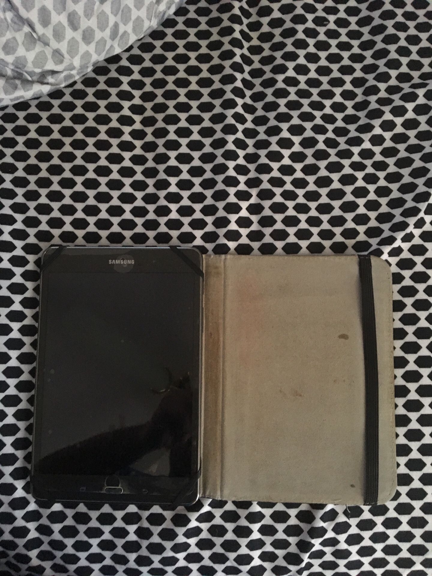 Tablet with tablet case
