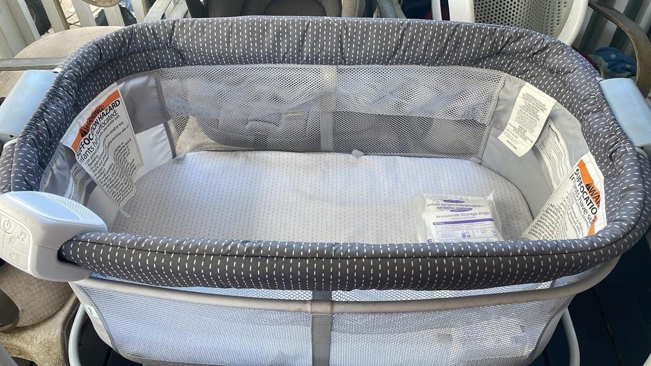 White & grey bassinets great condition everything works stable no rips $50