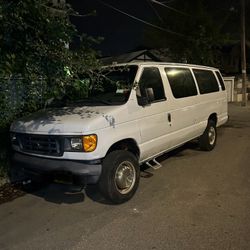 2003 Ford E-350