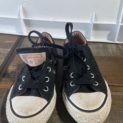 Kids size 11 converse