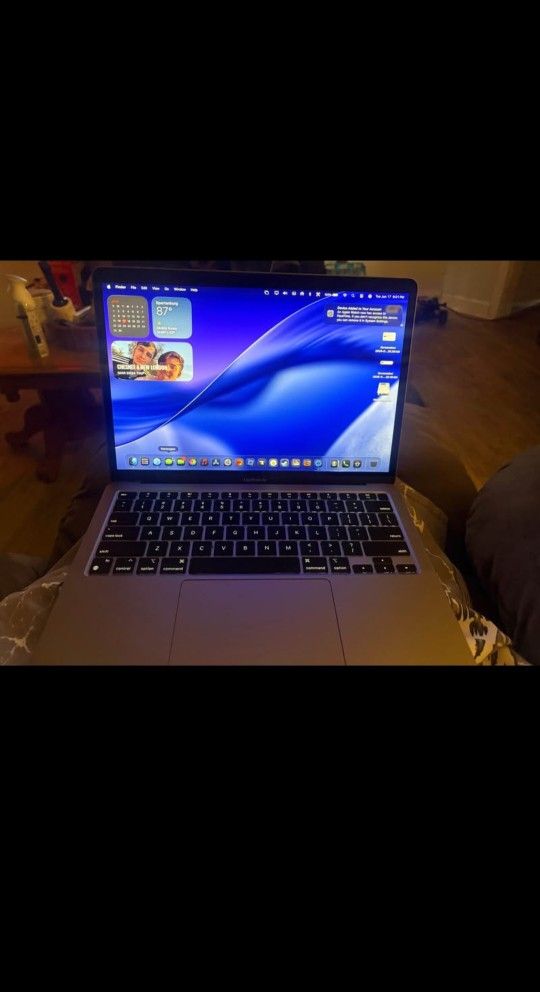 Macbook Air NEED GONE TODAY