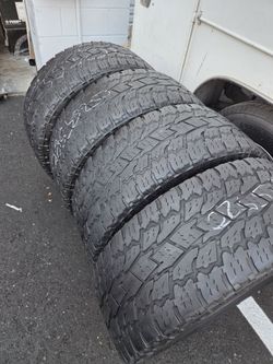 4 Used tires Lt285 55r20 Toyo AT111 Open Country $150.0 all 4