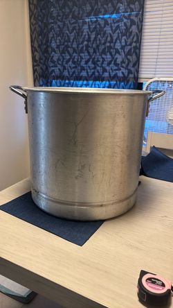 Tamale pot