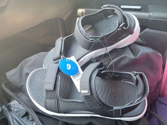 Hurley sandals. 9