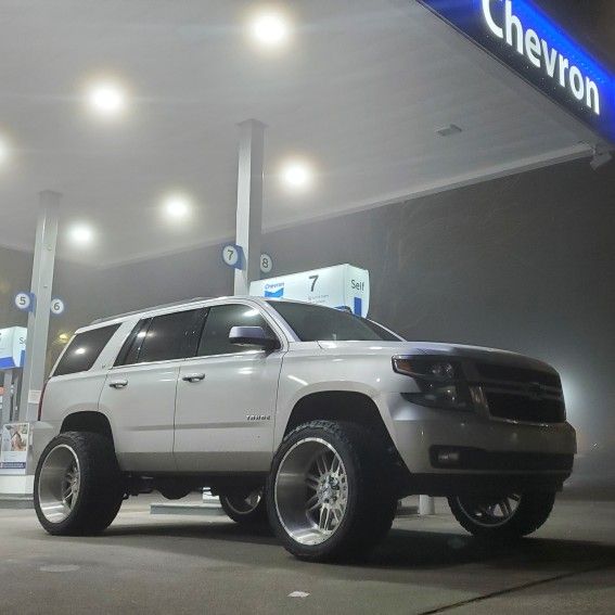 24x14 Wheels & 35x15.50 Tires