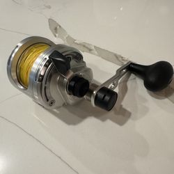 Okuma Cavalla 12ii Narrow Salt Water Fishing Reel. Great Condition. Ready to fish. 