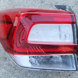 2017 2018 2019 2020 2021 SUBARU CROSSTREK IMPREZA LEFT DRIVER TAILLIGHT TAIL LAMP