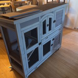 Indoor/Outdoor Rabbit Hut 