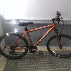 TREK 3500 21 SPEED 19" FRAME BICYCLE 