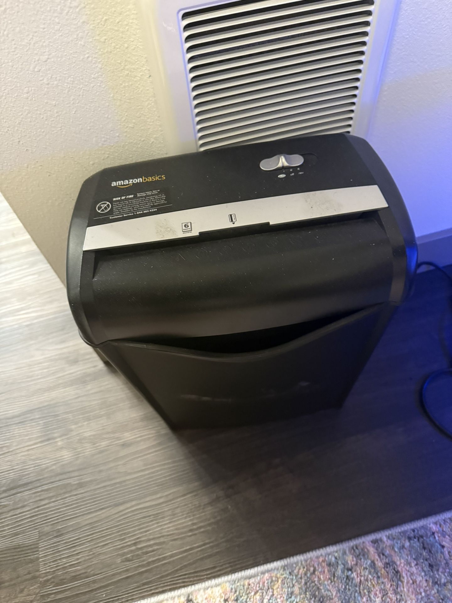 Amazon Basics Paper Shredder