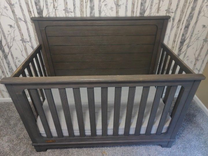 Crib & Dresser