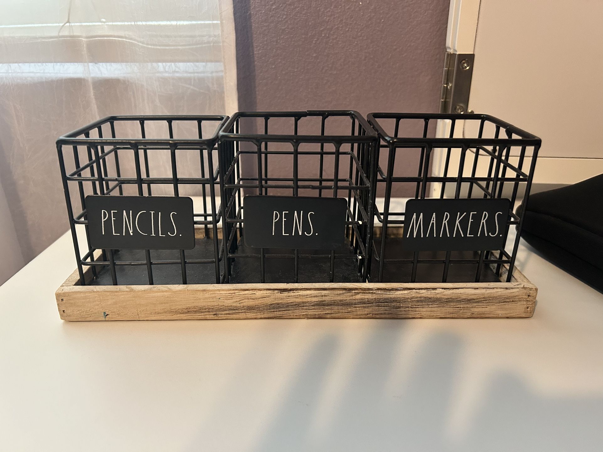 Desk organizer