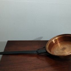 VINTAGE COPPER - CAST IRON HANDLE SAUCEPAN 17"×2"