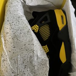 Jordan 4 - Thunder 