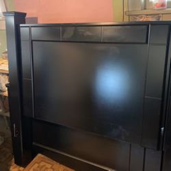 Queen Size Black Bed Frame 