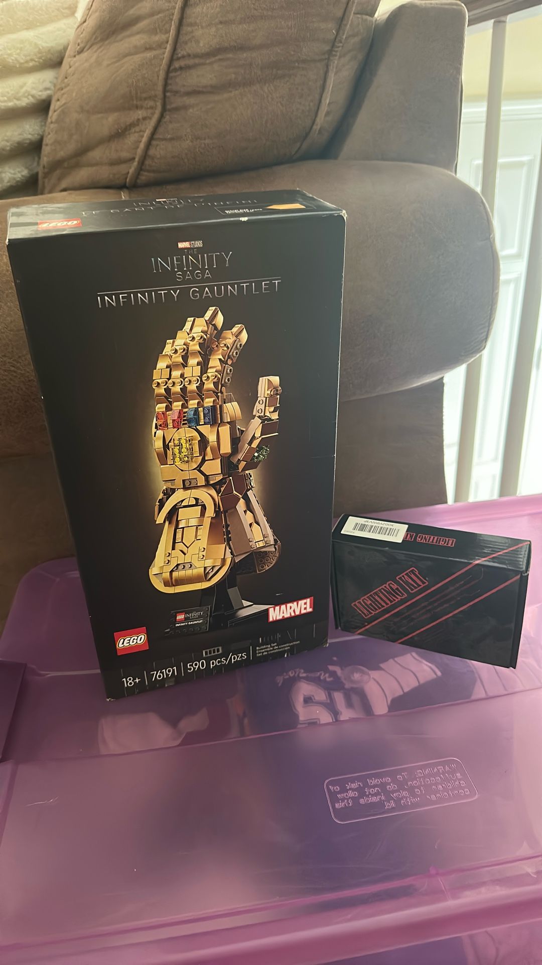 LEGO Infinity Gauntlet With Light