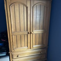 Armoire/Wardrobe