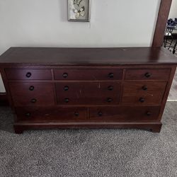 Dresser With Mirror 