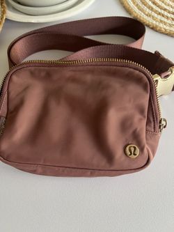 Lululemon Everywhere belt bag 1L 