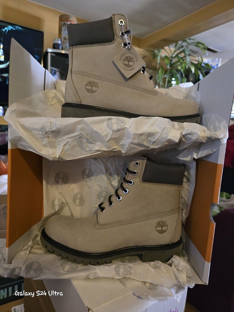 Timberland Men's 6-Inch Premium Waterproof Boots in light brown nubuck