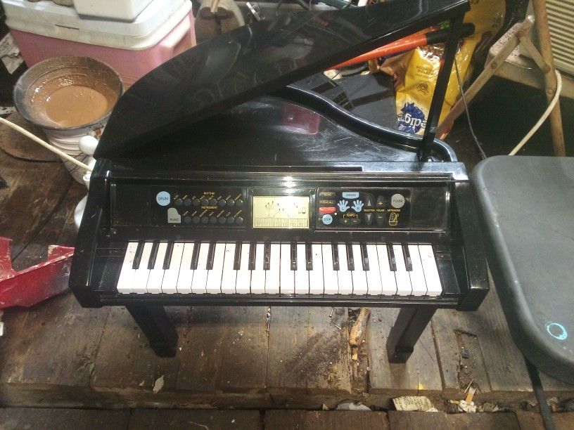 Red Box Digital Toy Piano