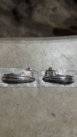 Toyota Tacoma 3rd gen Side Mirror OEM LED Lights