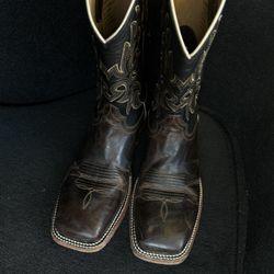 Cody James Square Toe Boots (open to Offer.) 