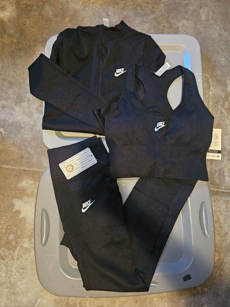 New NIKE 3PC SET SIZE MEDIUM