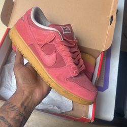 NIKE DUNK SB