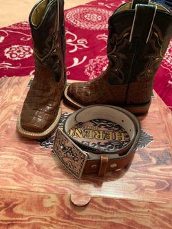 Botas y sinto de niño talla8