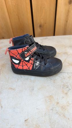 8.5c Spiderman shoes