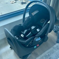 Like New - Cybex Cloud G car seat