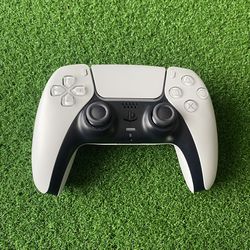 PlayStation DualSense Wireless Controller - White 