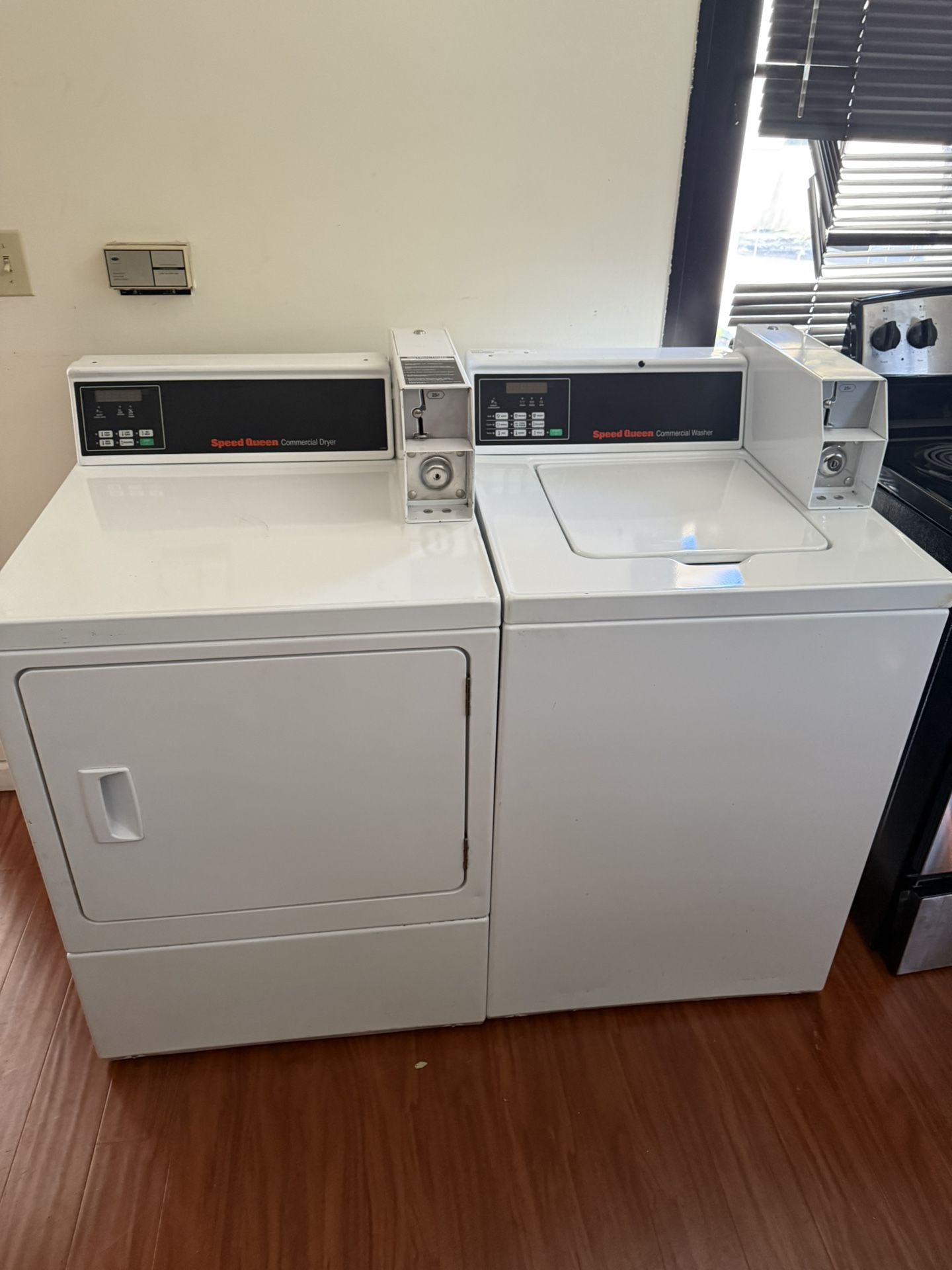 Speed Queen Washer And Dryer Set Quarters