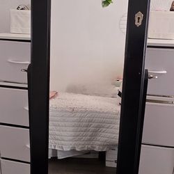 Jewelry Mirror Stand