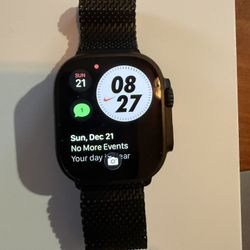Apple Watch Ultra 3 (49mm) – Black Titanium 