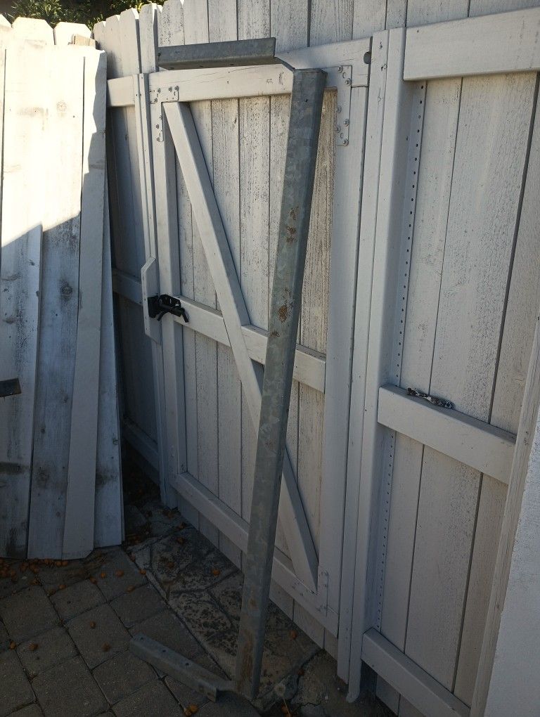 Cargo Carrier&  2014-2018 GMC Bed Protector