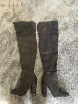 Knee high boots $10